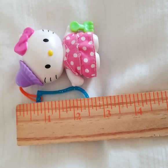 Hello Kitty Keychain - Picture 3 of 3